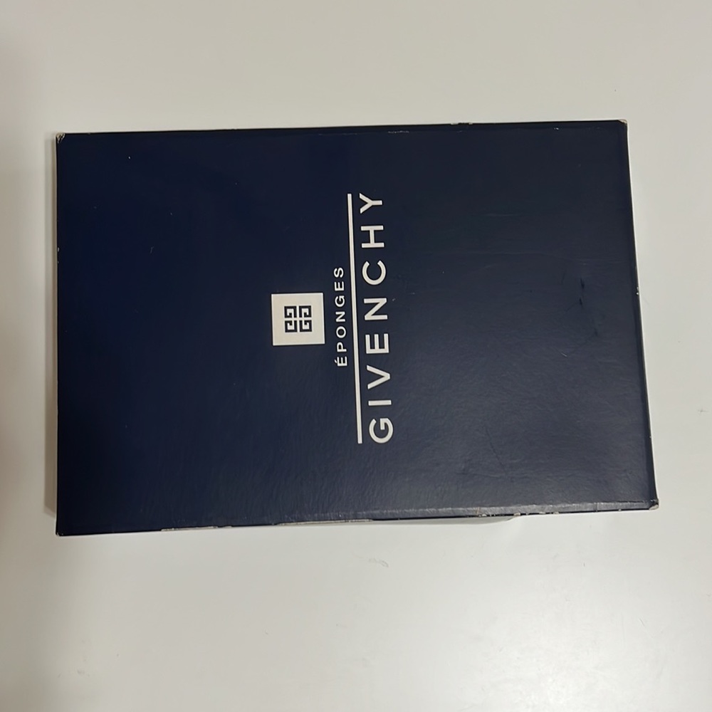 Givenchy face / hand towel - Picture 5 of 7